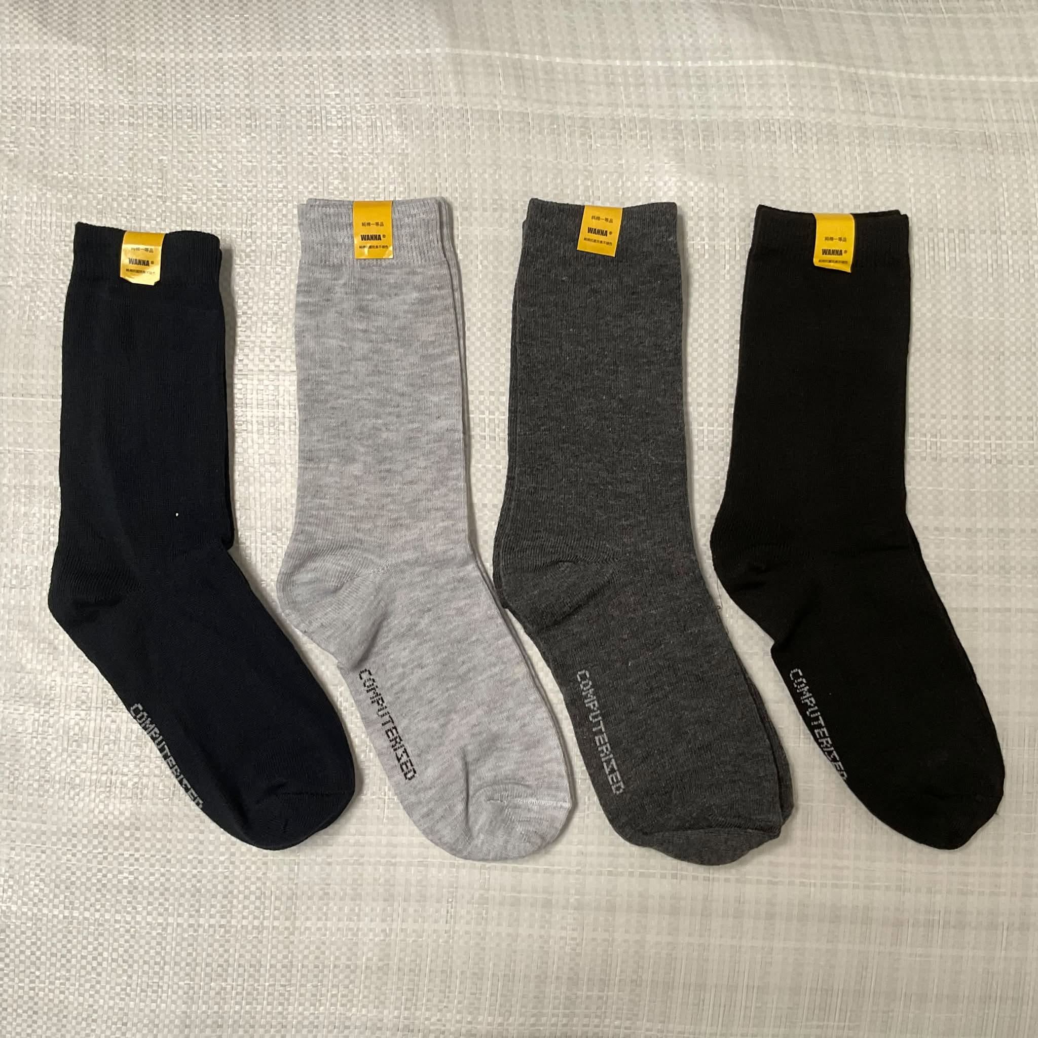 Kaos kaki model panjang